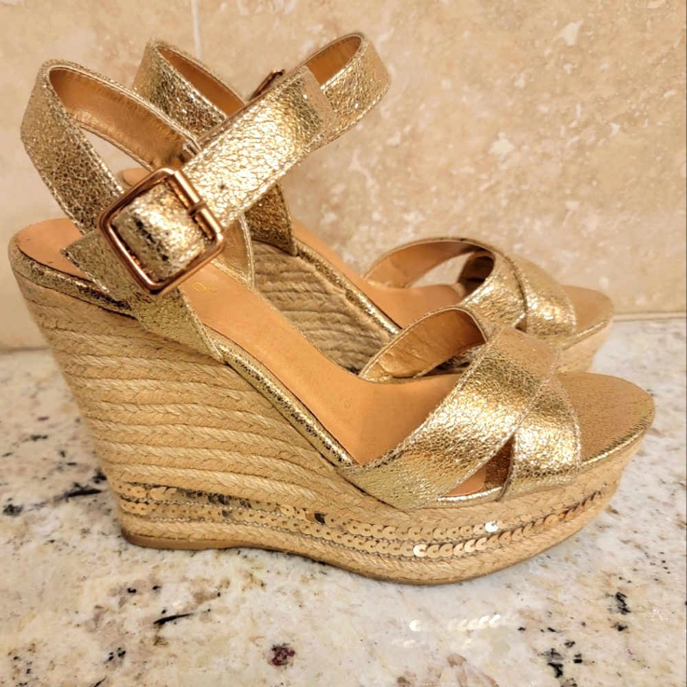 Gold fashion wedges